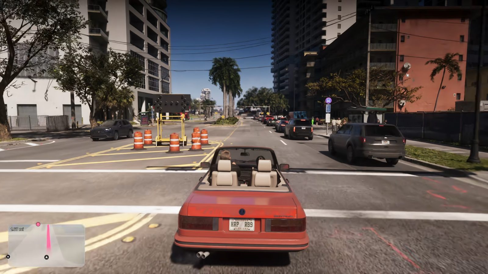 venida movimentada com trânsito e obra viária em GTA VI.